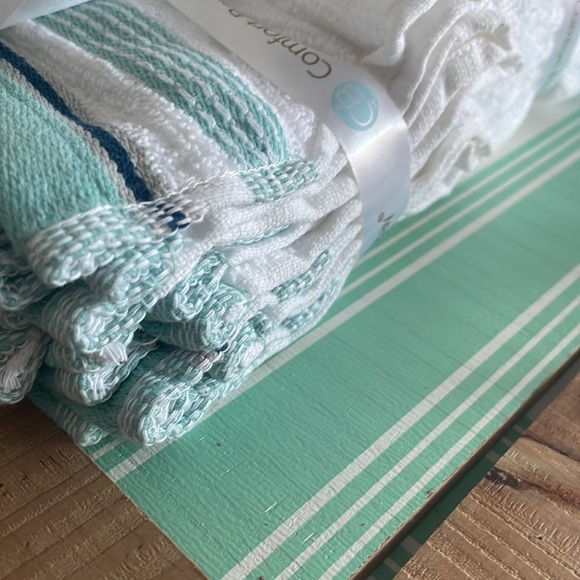 NEW 6pc “Unwind” Wooden Tray & 5 Washcloths - Home Decor - Beach Coastal Themed - Picture 6 of 6